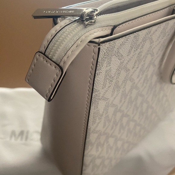 Coach Jessie tote with tags - Picture 3 of 5